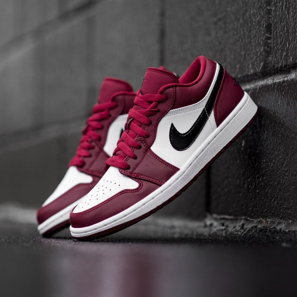 Air Jordan 1 Low Noble Red US8